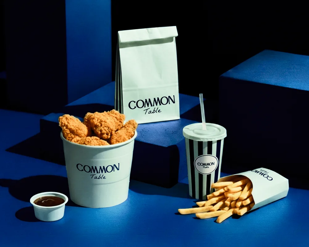Common Table fried chicken bag and bucket packaging